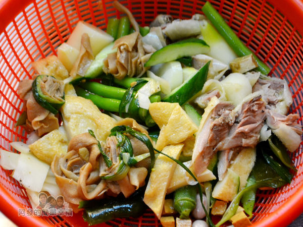 阿姨鹽水雞11-切過待調味