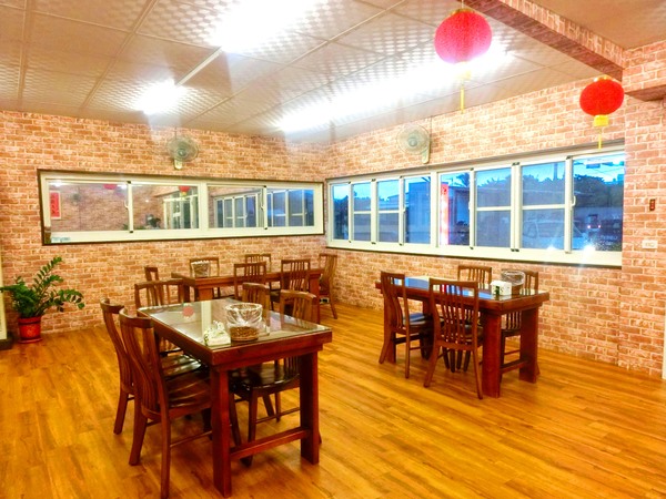 城外小館：城外小館