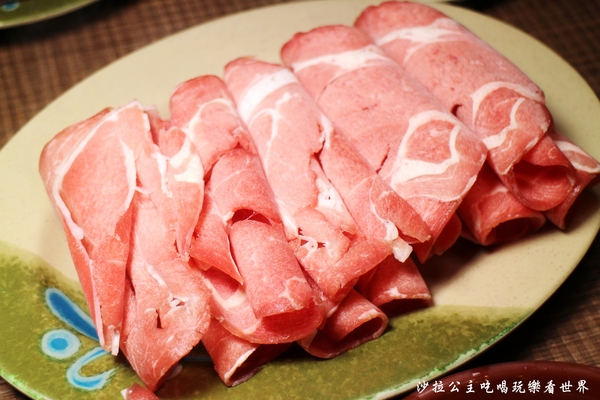 霸味羊肉爐(新莊旗艦店)：新莊羊肉爐火鍋『霸味羊肉爐』美味可外帶回家慢慢享用