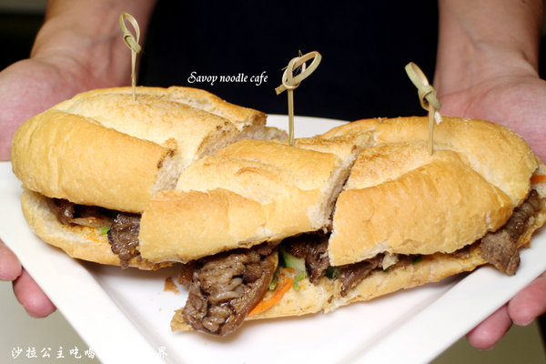 Savoy Noodle Cafe 新南洋麵食咖啡：東區216巷南洋料理『Savoy Noodle Cafe 新南洋麵食咖啡』捷運忠孝敦化站