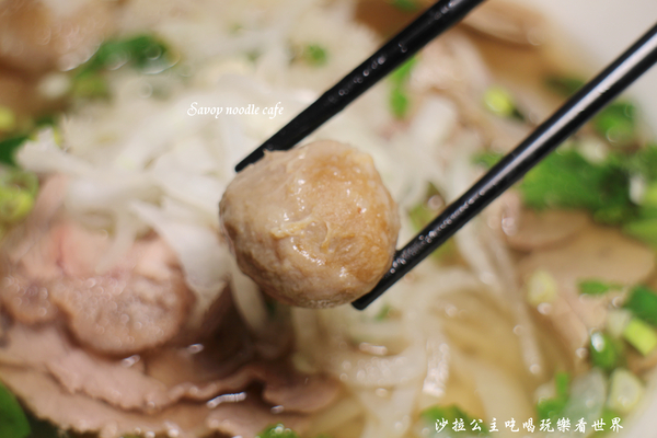Savoy Noodle Cafe 新南洋麵食咖啡：東區216巷南洋料理『Savoy Noodle Cafe 新南洋麵食咖啡』捷運忠孝敦化站