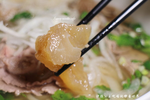Savoy Noodle Cafe 新南洋麵食咖啡：東區216巷南洋料理『Savoy Noodle Cafe 新南洋麵食咖啡』捷運忠孝敦化站