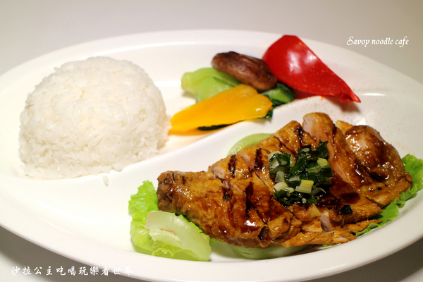 Savoy Noodle Cafe 新南洋麵食咖啡：東區216巷南洋料理『Savoy Noodle Cafe 新南洋麵食咖啡』捷運忠孝敦化站