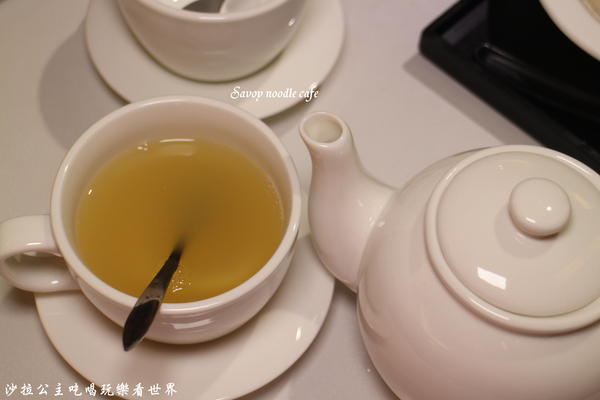 Savoy Noodle Cafe 新南洋麵食咖啡：東區216巷南洋料理『Savoy Noodle Cafe 新南洋麵食咖啡』捷運忠孝敦化站