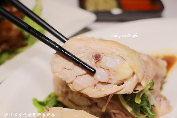 Savoy Noodle Cafe 新南洋麵食咖啡：東區216巷南洋料理『Savoy Noodle Cafe 新南洋麵食咖啡』捷運忠孝敦化站