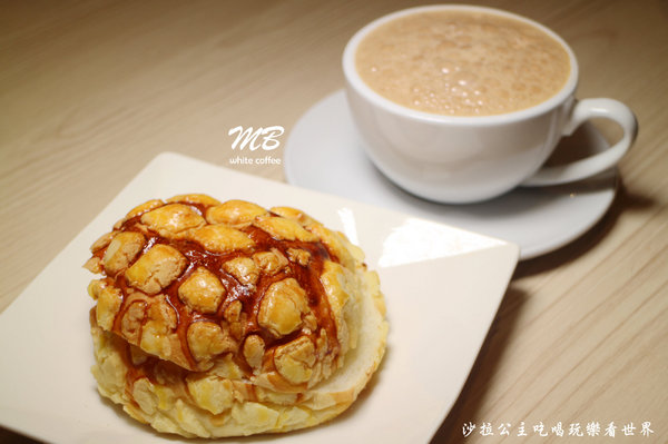 MB white coffee (士林店)：咖啡廳賣南洋料理？！『MB white coffee(士林店)』士林捷運站/近士林官邸/適合聚餐