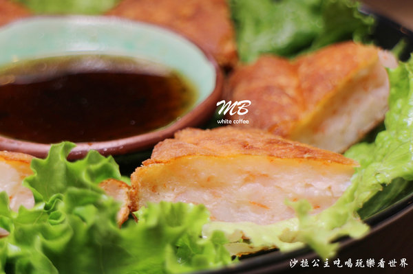 MB white coffee (士林店)：咖啡廳賣南洋料理？！『MB white coffee(士林店)』士林捷運站/近士林官邸/適合聚餐