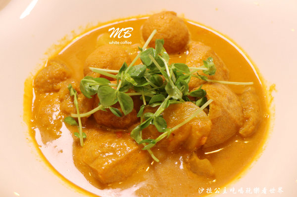 MB white coffee (士林店)：咖啡廳賣南洋料理？！『MB white coffee(士林店)』士林捷運站/近士林官邸/適合聚餐