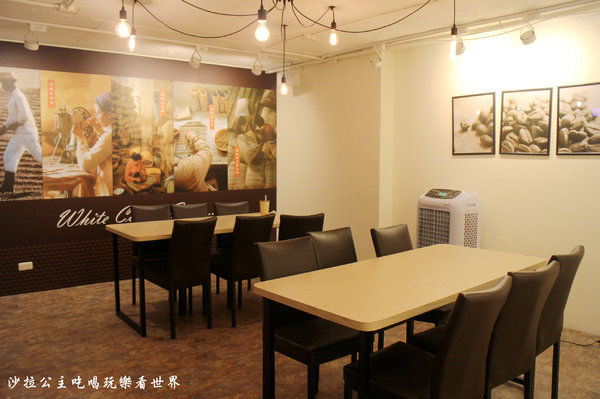 MB white coffee (士林店)：咖啡廳賣南洋料理？！『MB white coffee(士林店)』士林捷運站/近士林官邸/適合聚餐