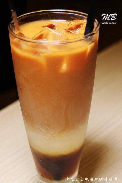 MB white coffee (士林店)：咖啡廳賣南洋料理？！『MB white coffee(士林店)』士林捷運站/近士林官邸/適合聚餐