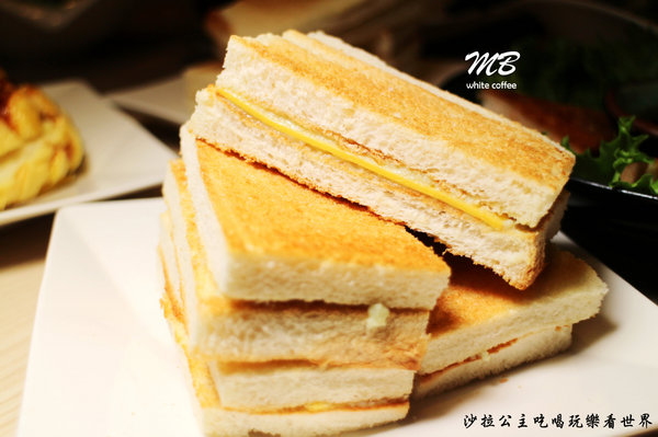 MB white coffee (士林店)：咖啡廳賣南洋料理？！『MB white coffee(士林店)』士林捷運站/近士林官邸/適合聚餐