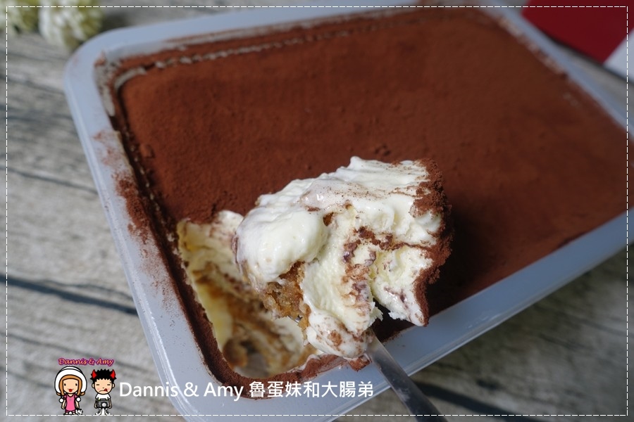 20160824《新竹甜點推薦》Safini TIRAMISU 莎費尼純義風提拉米蘇。原味。酒味。草苺。開心果。綜合莓果︱每日限量手工製作。可宅配可到店自取~附影片 (37).jpg