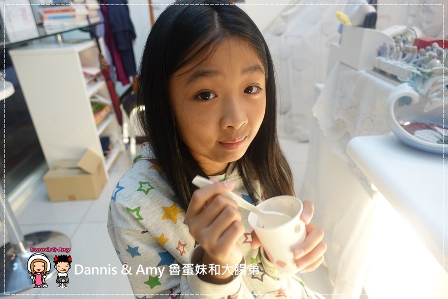 20160824《新竹甜點推薦》Safini TIRAMISU 莎費尼純義風提拉米蘇。原味。酒味。草苺。開心果。綜合莓果︱每日限量手工製作。可宅配可到店自取~附影片 (10).jpg