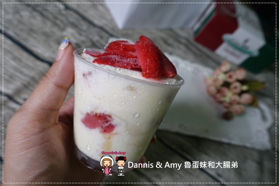 20160824《新竹甜點推薦》Safini TIRAMISU 莎費尼純義風提拉米蘇。原味。酒味。草苺。開心果。綜合莓果︱每日限量手工製作。可宅配可到店自取~附影片 (34).jpg