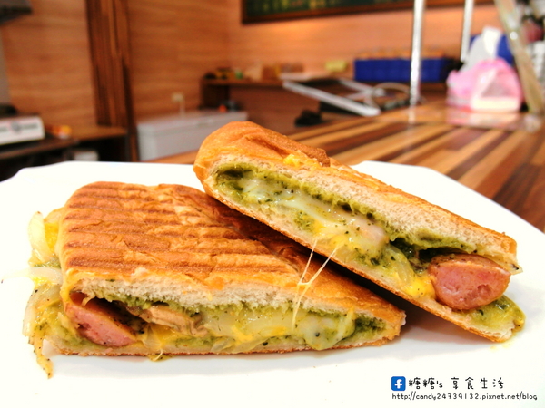 Le.貝莉:〖宅配│美食〗Le.貝莉 ❤ 貝克莉烘焙新品牌,平價吐司、帕尼尼、軟法麵包輕食早午餐,還有不濾渣有機發芽豆漿,原味、抹茶、芝麻豆漿三種口味任你挑~