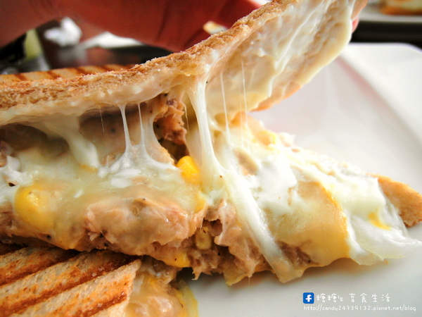 Le.貝莉:〖宅配│美食〗Le.貝莉 ❤ 貝克莉烘焙新品牌,平價吐司、帕尼尼、軟法麵包輕食早午餐,還有不濾渣有機發芽豆漿,原味、抹茶、芝麻豆漿三種口味任你挑~