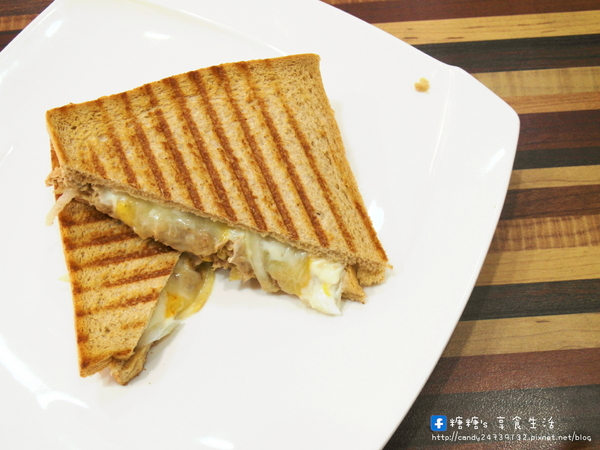 Le.貝莉:〖宅配│美食〗Le.貝莉 ❤ 貝克莉烘焙新品牌,平價吐司、帕尼尼、軟法麵包輕食早午餐,還有不濾渣有機發芽豆漿,原味、抹茶、芝麻豆漿三種口味任你挑~