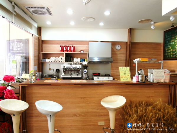 Le.貝莉:〖宅配│美食〗Le.貝莉 ❤ 貝克莉烘焙新品牌,平價吐司、帕尼尼、軟法麵包輕食早午餐,還有不濾渣有機發芽豆漿,原味、抹茶、芝麻豆漿三種口味任你挑~