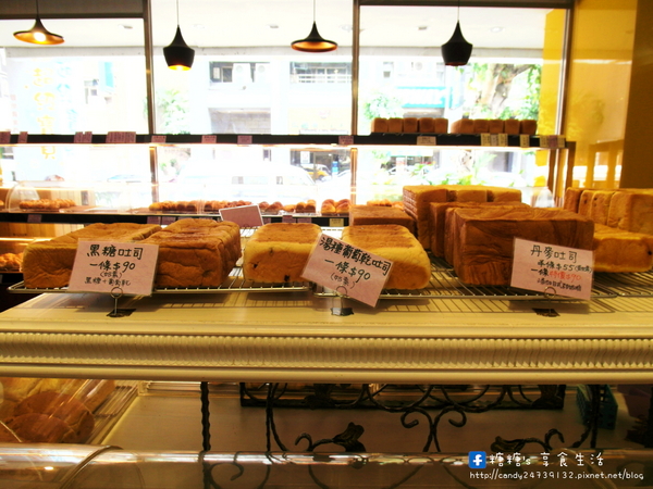 Le.貝莉:〖宅配│美食〗Le.貝莉 ❤ 貝克莉烘焙新品牌,平價吐司、帕尼尼、軟法麵包輕食早午餐,還有不濾渣有機發芽豆漿,原味、抹茶、芝麻豆漿三種口味任你挑~