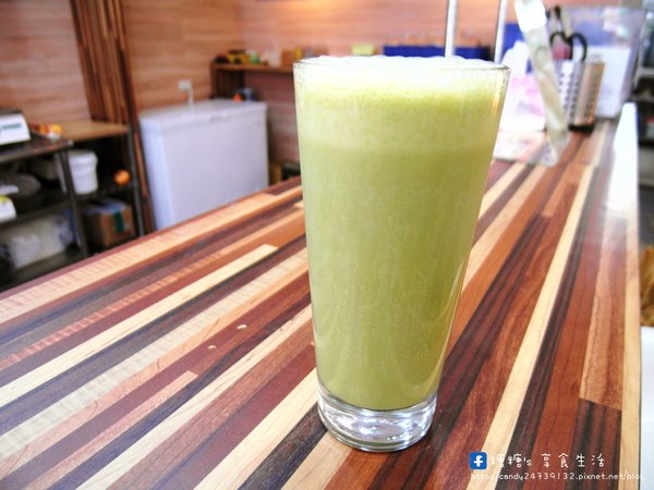 Le.貝莉:〖宅配│美食〗Le.貝莉 ❤ 貝克莉烘焙新品牌,平價吐司、帕尼尼、軟法麵包輕食早午餐,還有不濾渣有機發芽豆漿,原味、抹茶、芝麻豆漿三種口味任你挑~