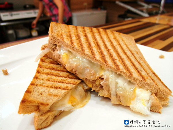 Le.貝莉:〖宅配│美食〗Le.貝莉 ❤ 貝克莉烘焙新品牌,平價吐司、帕尼尼、軟法麵包輕食早午餐,還有不濾渣有機發芽豆漿,原味、抹茶、芝麻豆漿三種口味任你挑~