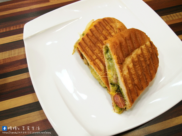 Le.貝莉:〖宅配│美食〗Le.貝莉 ❤ 貝克莉烘焙新品牌,平價吐司、帕尼尼、軟法麵包輕食早午餐,還有不濾渣有機發芽豆漿,原味、抹茶、芝麻豆漿三種口味任你挑~