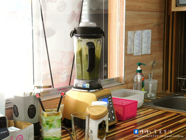 Le.貝莉:〖宅配│美食〗Le.貝莉 ❤ 貝克莉烘焙新品牌,平價吐司、帕尼尼、軟法麵包輕食早午餐,還有不濾渣有機發芽豆漿,原味、抹茶、芝麻豆漿三種口味任你挑~