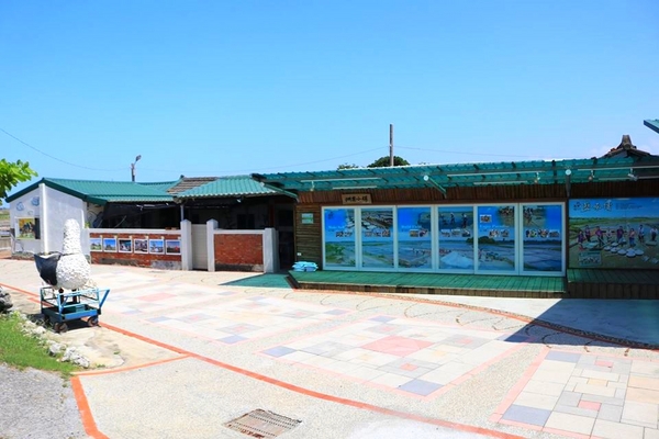 州南鹽場：【嘉義景點】布袋州南鹽場~體驗日曬鹽的樂趣，既有教育及娛樂性質，不錯的旅遊景點