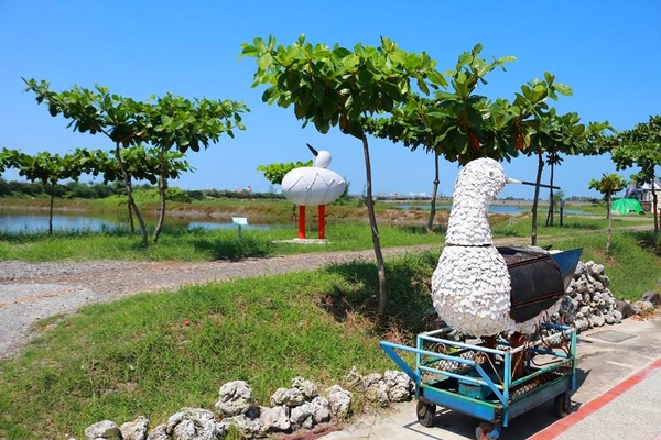 州南鹽場：【嘉義景點】布袋州南鹽場~體驗日曬鹽的樂趣，既有教育及娛樂性質，不錯的旅遊景點