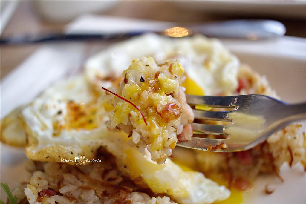 DEN nice meal + bar.小餐館