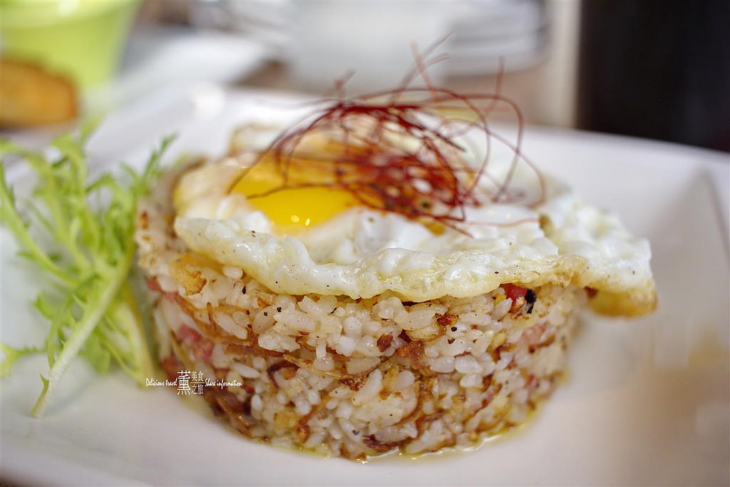 DEN nice meal + bar.小餐館