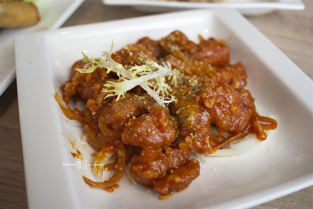 DEN nice meal + bar.小餐館