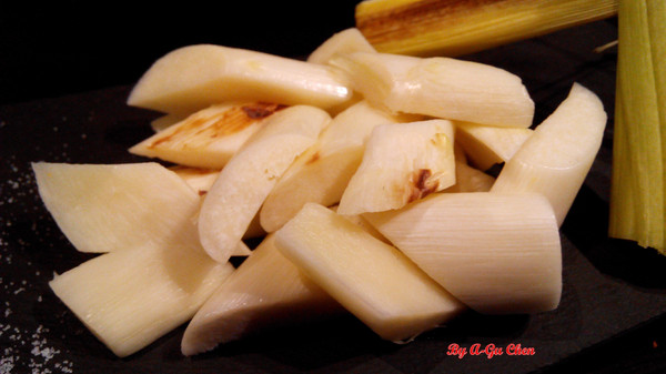 山代目酒藏:【臺南Ω中西區】山代目酒藏。來居酒屋就是要享用新鮮刺身、道地串烤和用料滿滿的丼飯呀!