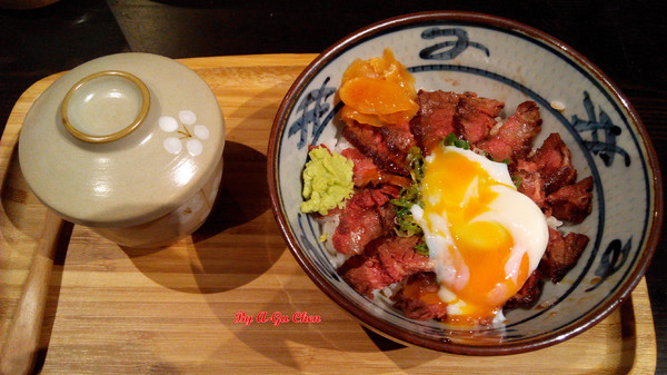 山代目酒藏:【臺南Ω中西區】山代目酒藏。來居酒屋就是要享用新鮮刺身、道地串烤和用料滿滿的丼飯呀!