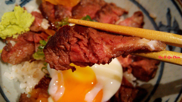 山代目酒藏:【臺南Ω中西區】山代目酒藏。來居酒屋就是要享用新鮮刺身、道地串烤和用料滿滿的丼飯呀!