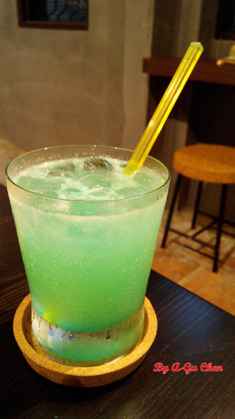 山代目酒藏:【臺南Ω中西區】山代目酒藏。來居酒屋就是要享用新鮮刺身、道地串烤和用料滿滿的丼飯呀!