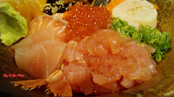 山代目酒藏:【臺南Ω中西區】山代目酒藏。來居酒屋就是要享用新鮮刺身、道地串烤和用料滿滿的丼飯呀!