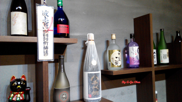 山代目酒藏:【臺南Ω中西區】山代目酒藏。來居酒屋就是要享用新鮮刺身、道地串烤和用料滿滿的丼飯呀!