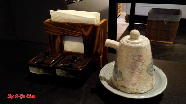 山代目酒藏:【臺南Ω中西區】山代目酒藏。來居酒屋就是要享用新鮮刺身、道地串烤和用料滿滿的丼飯呀!