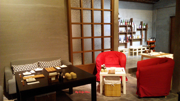 山代目酒藏:【臺南Ω中西區】山代目酒藏。來居酒屋就是要享用新鮮刺身、道地串烤和用料滿滿的丼飯呀!