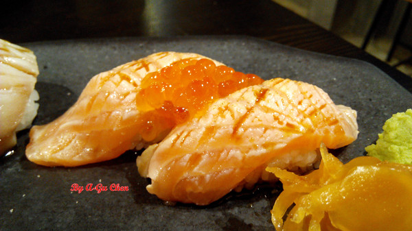 山代目酒藏:【臺南Ω中西區】山代目酒藏。來居酒屋就是要享用新鮮刺身、道地串烤和用料滿滿的丼飯呀!