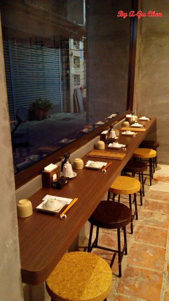 山代目酒藏:【臺南Ω中西區】山代目酒藏。來居酒屋就是要享用新鮮刺身、道地串烤和用料滿滿的丼飯呀!