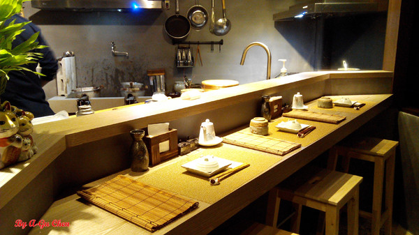 山代目酒藏:【臺南Ω中西區】山代目酒藏。來居酒屋就是要享用新鮮刺身、道地串烤和用料滿滿的丼飯呀!