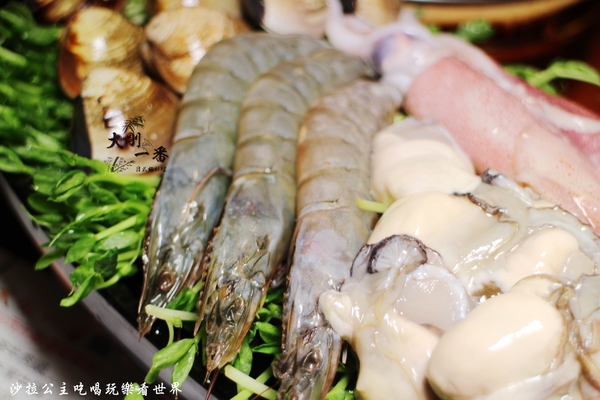 大岡一番:蘆洲火鍋『大剛一番』平價涮涮鍋150元起/副餐吃到飽/個人鴛鴦鍋風味湯免加價