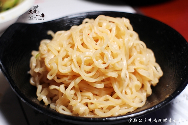 大岡一番:蘆洲火鍋『大剛一番』平價涮涮鍋150元起/副餐吃到飽/個人鴛鴦鍋風味湯免加價