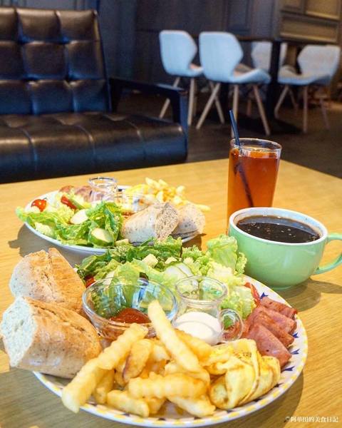 Ning Caf'e檸·咖啡:【苗栗頭份】想要安靜又舒適的品嘗咖啡和用餐嗎?那你絕對不能錯過Ning Caf'e檸·咖啡