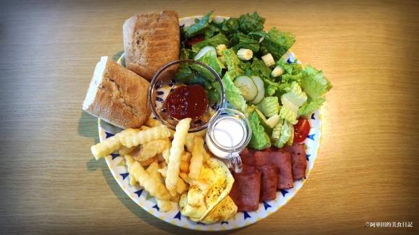 Ning Caf'e檸·咖啡:【苗栗頭份】想要安靜又舒適的品嘗咖啡和用餐嗎?那你絕對不能錯過Ning Caf'e檸·咖啡