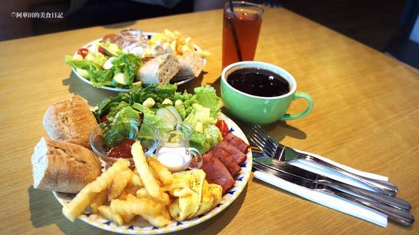 Ning Caf'e檸·咖啡:【苗栗頭份】想要安靜又舒適的品嘗咖啡和用餐嗎?那你絕對不能錯過Ning Caf'e檸·咖啡