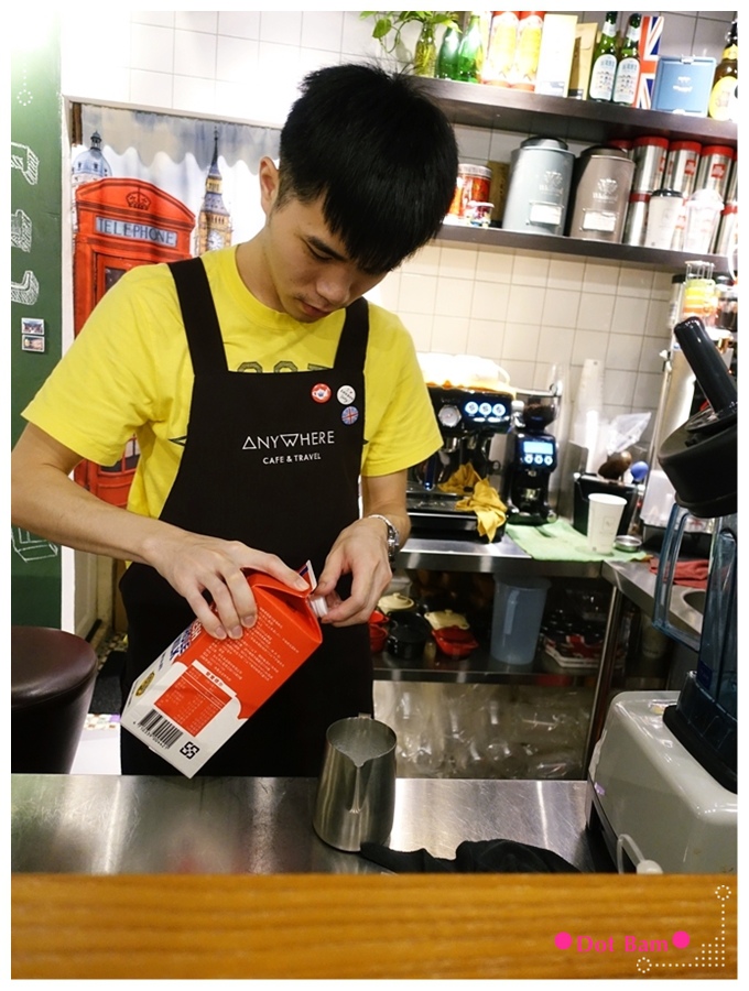 任意門旅行風咖啡館Anywhere Cafe %26; Travel 咖啡製作.JPG