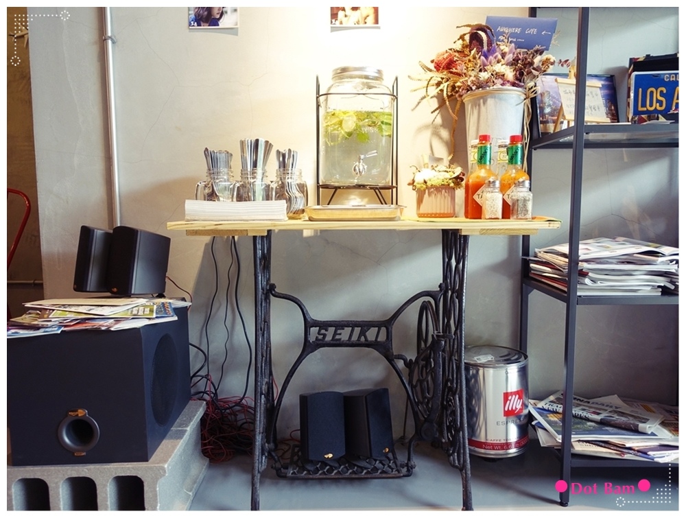 任意門旅行風咖啡館Anywhere Cafe %26; Travel 茶水 餐具.JPG